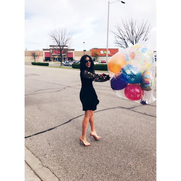 Meet your Posher, Melissa - Picture 1 of 1